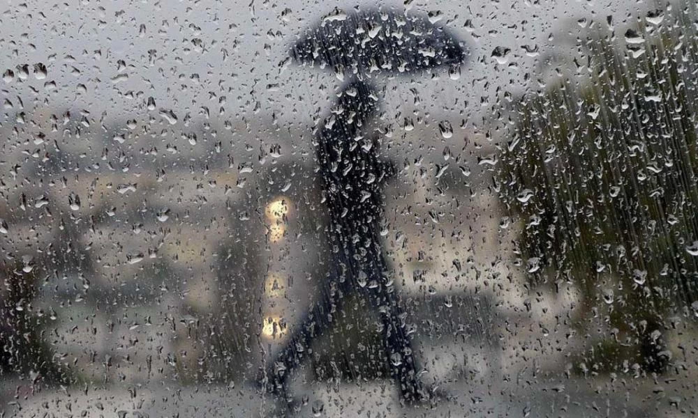 Βροχερός ο καιρός σήμερα με πολύ ισχυρούς ανέμους